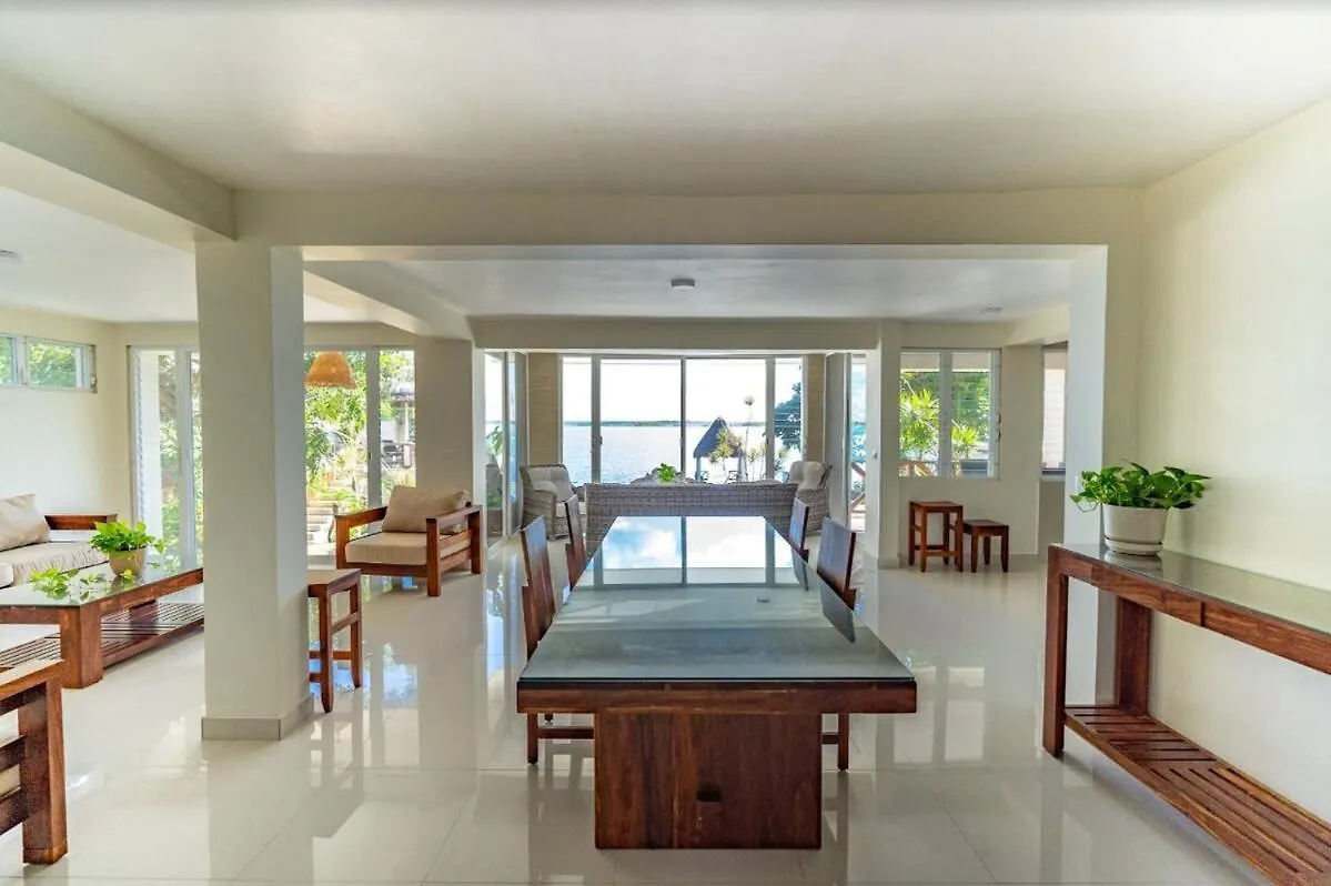 Casa Frente A La Laguna De Bacalar Μεξικό