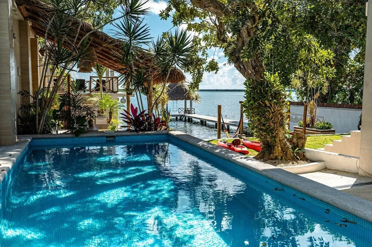 Casa Frente A La Laguna De Bacalar