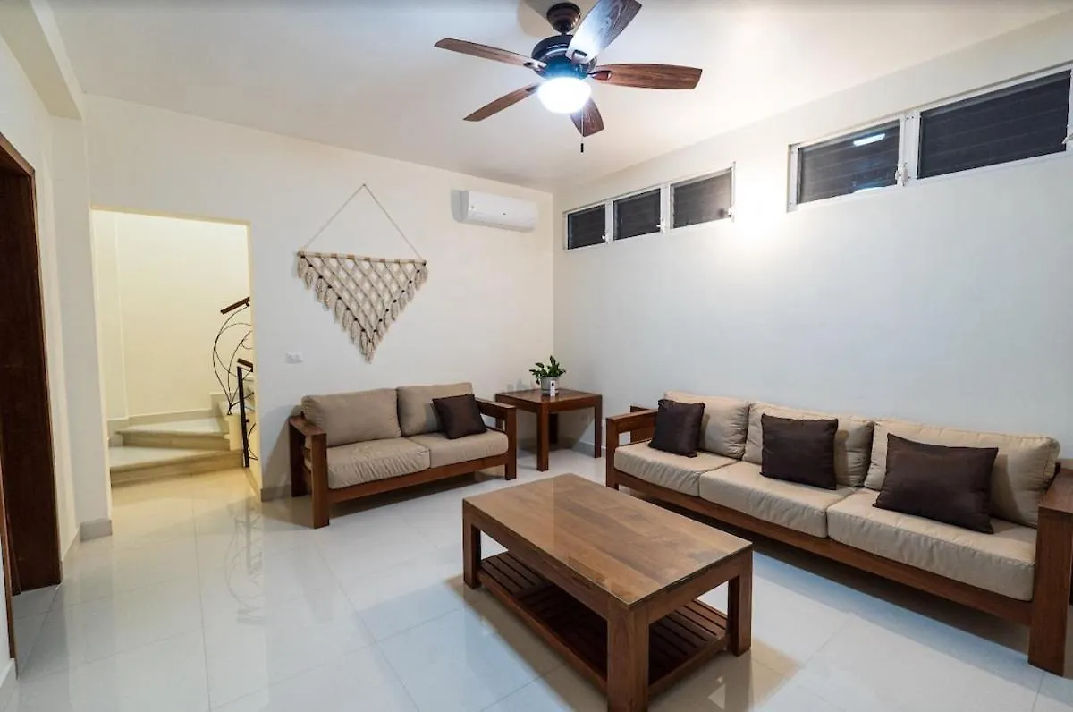 Casa Frente A La Laguna De Bacalar 0*,