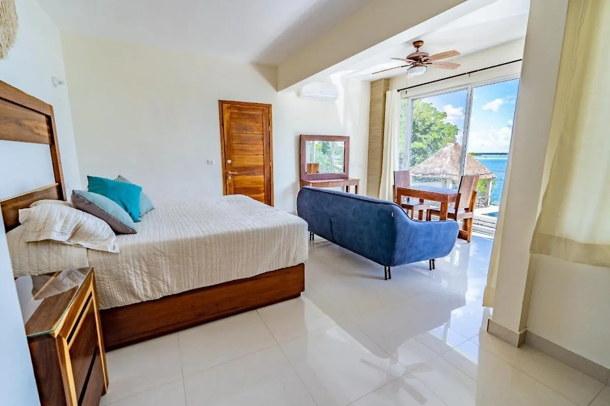 Casa Frente A La Laguna De Bacalar