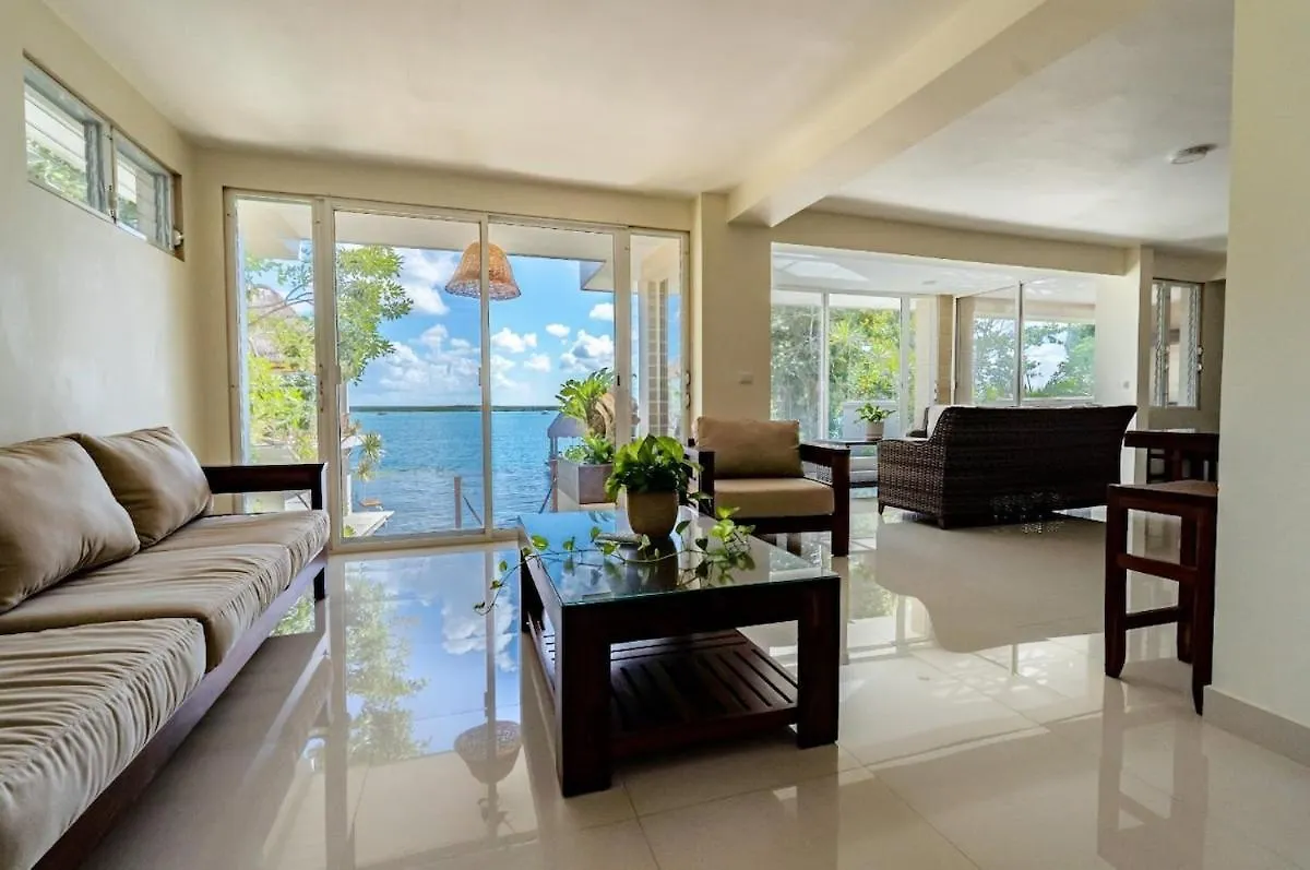 Casa Frente A La Laguna De Bacalar Βίλα