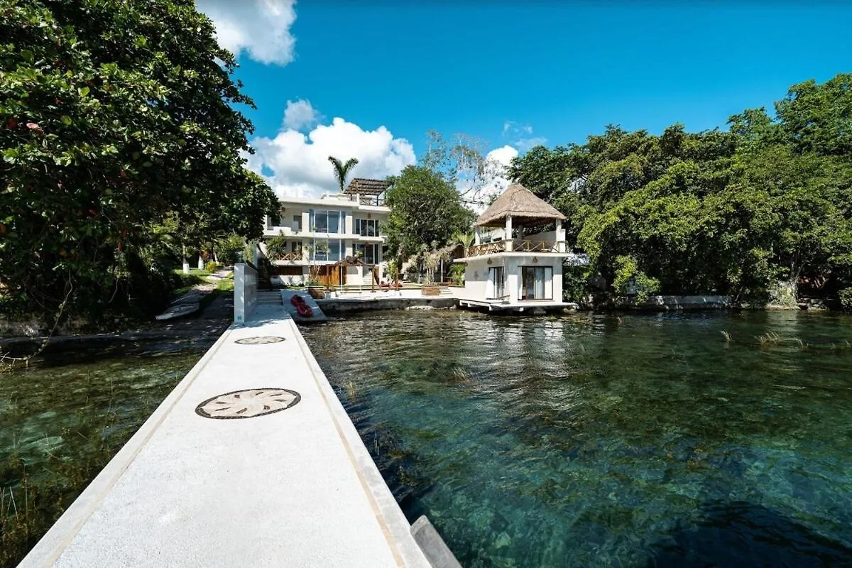 Casa Frente A La Laguna De Bacalar